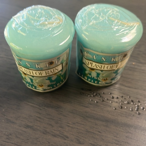 Yankee Candle - Splash of Rain sampler size. Votive. Set of 2. Discontinued NWT - Picture 5 of 5